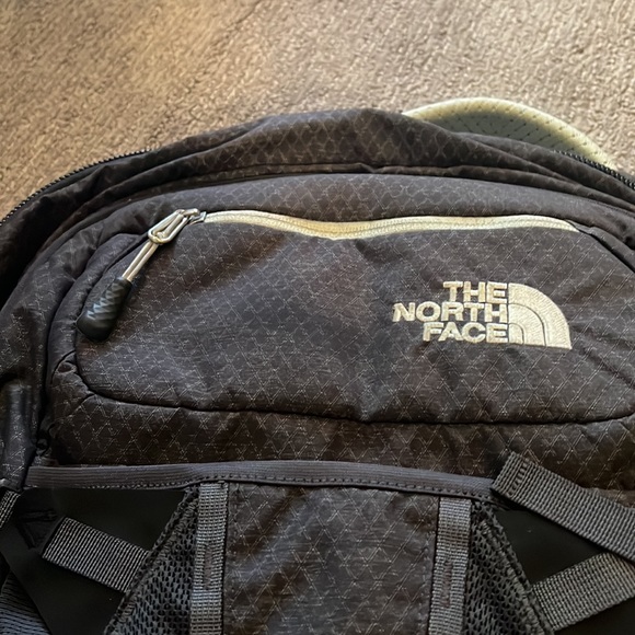 North Face backpack - Picture 2 of 4